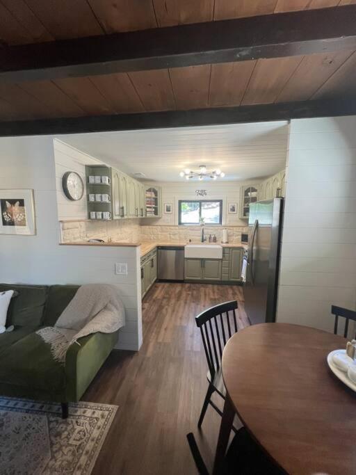 Christmas Tree Cottage Running Springs Экстерьер фото