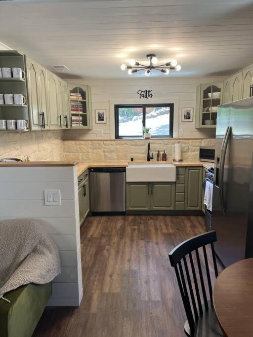 Christmas Tree Cottage Running Springs Экстерьер фото